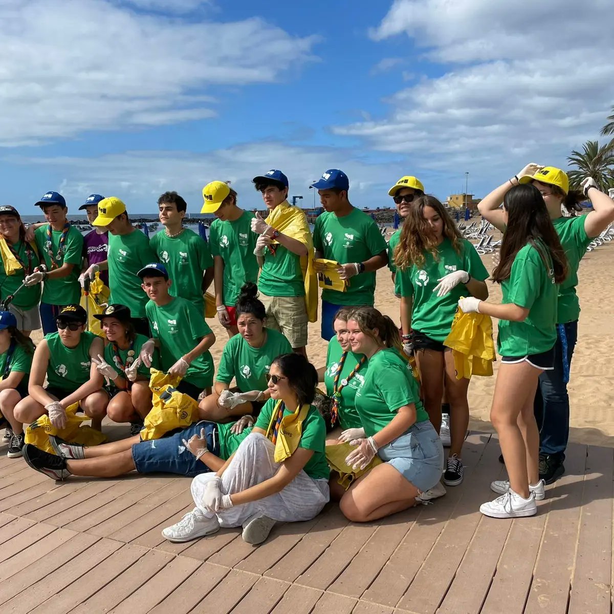 SCSostenible's tweet photo. ♻️ Como no podía ser de otra manera, hoy celebramos el #DiaMundialdelMedioAmbiente con más actividades #ambientales, hoy en la playa de Las Teresitas con @TerramareMed y @gruposcoutucanca Cada acción cuenta 🥰, entre todos cuidaremos del #planeta. https://t.co/jhebCSadxI