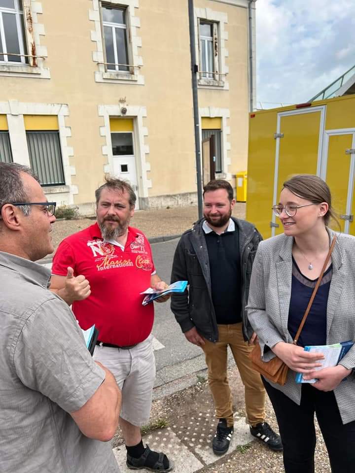 P_VigneronRN's tweet photo. 🧺Ce matin sur le marché de #Fourchambault
Merci pour votre accueil chaleureux et toutes ces belles rencontres 😁
À l'Assemblée Nationale, je vous défendrai 💪
Vous, votre pouvoir d'achat, votre sécurité 🇫🇷
#legislatives2022 #JeVoteRN #Circo5801 #Nièvre https://t.co/7SEzJXFei9