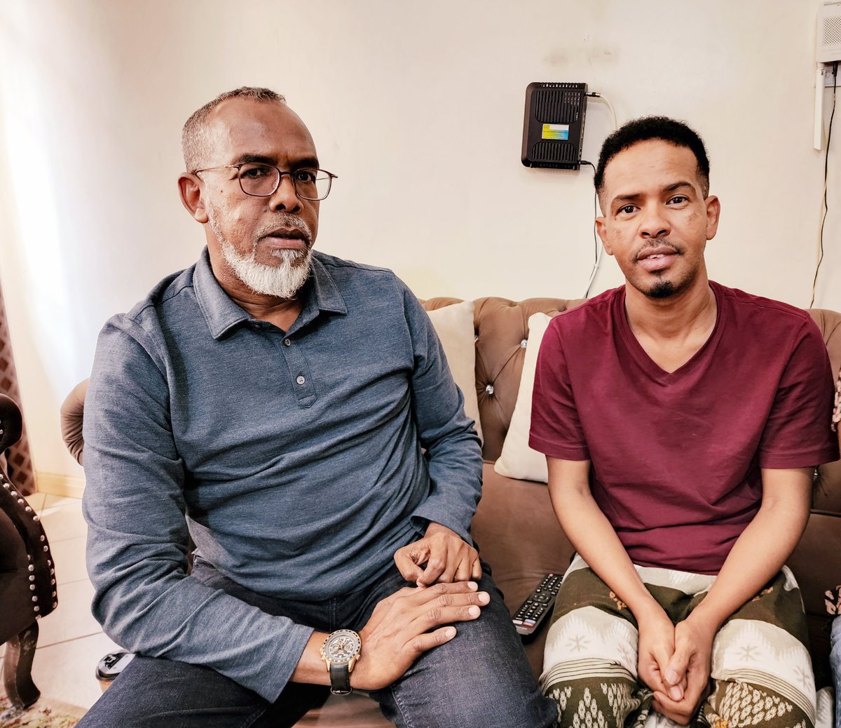 AmbAmerico's tweet photo. Waxaan gurigiisa ku soo booqanay walaalkeen Idle Abdullahi Nune(Idle Yare) oo maalmahaan xanuunsanaa: aniga , Hassan Omar Baffo iyo Mohamed Abdullahi . Allaha caafiyo walaalkeen. Walaalayaal u soo duceeya. Insha’Allah cisbitaal dibedda ayaa lagu soo daawayn doonaa. #Somalia https://t.co/szEr7rYXSf