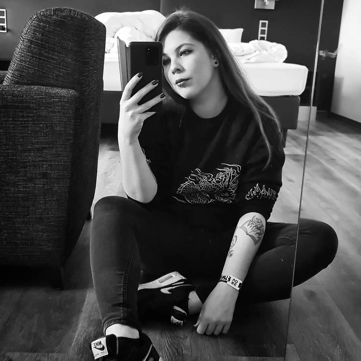 Evaariaa tweet media