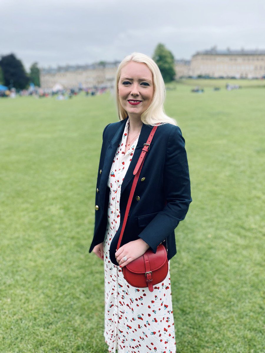 Royal Style with my classic Red Mini Cardington <a href="/TUSTING/">TUSTING</a> ❤️🇬🇧

#fashionstyle #OotdStyle #ootdfashion #JubileeWeekend