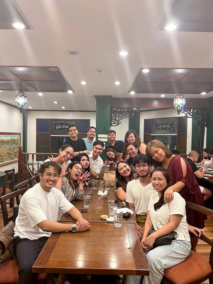 edzenleonardo's tweet photo. Last night with HS Friends!! After almost 4 years, welcome home gbf @LooNICA! ❤️🥺 https://t.co/V2druifnRe