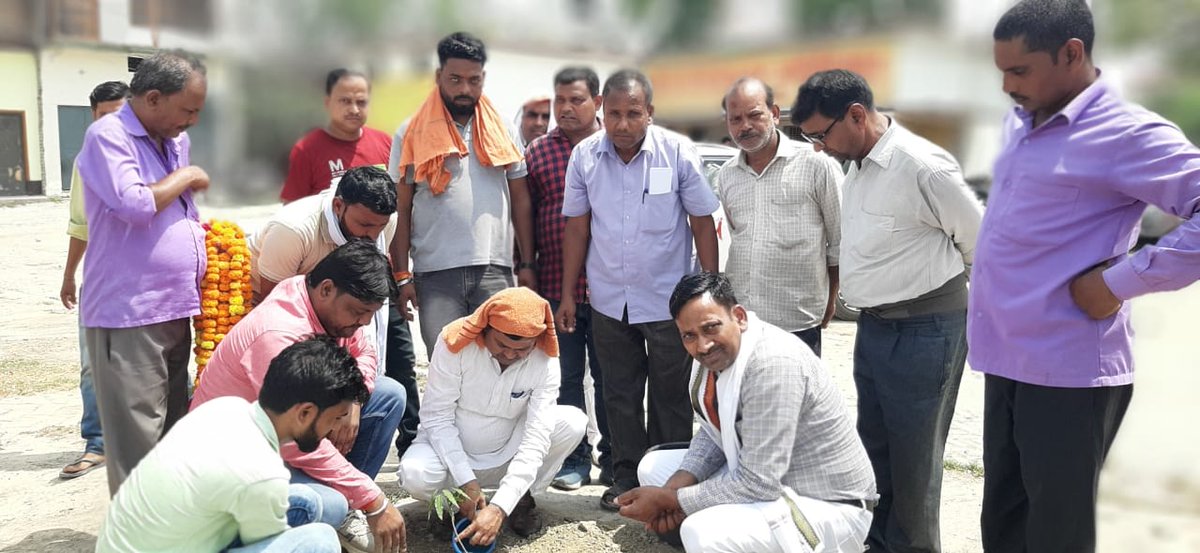 upendrasinghMP's tweet photo. मा0 मोदी जी के नेतृत्व वाली केंद्र सरकार के 8 वर्ष पूर्ण होने पर सेवा सुशासन एवं गरीब कल्याण के अंतर्गत व विश्व पर्यावरण दिवस के अवसर पर विधानसभा जैदपुर के अंतर्गत 
1/2 https://t.co/MIa30tQza0