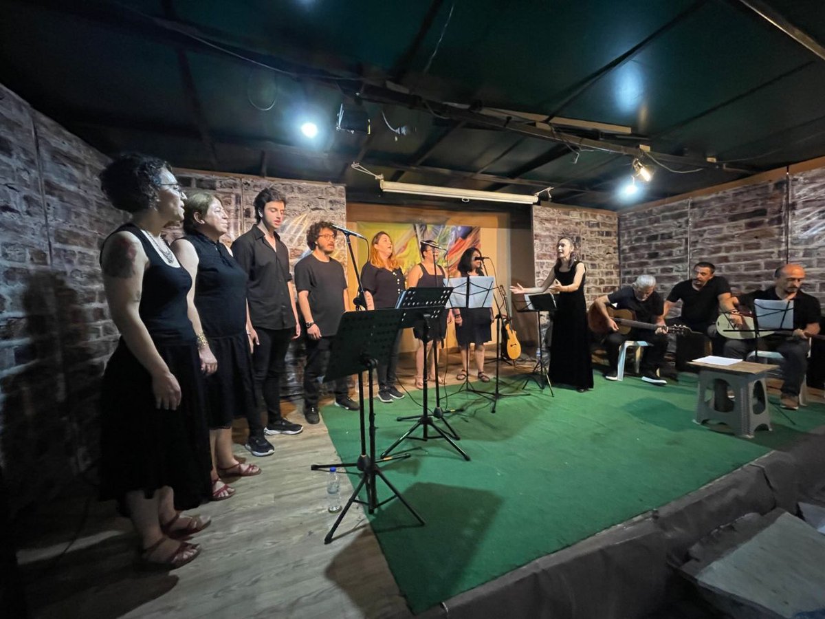 tkpantalya's tweet photo. #NâzımHikmet'in 59. ölüm yıl dönümünde #Antalya'da yaşayan Nâzım dostlarıyla buluştuk. 

🎼 Grup Memleket'e şarkıları ve şiirleri için teşekkür ederiz. 

Umut insanda, umut bizde! https://t.co/JWBao5dMFx
