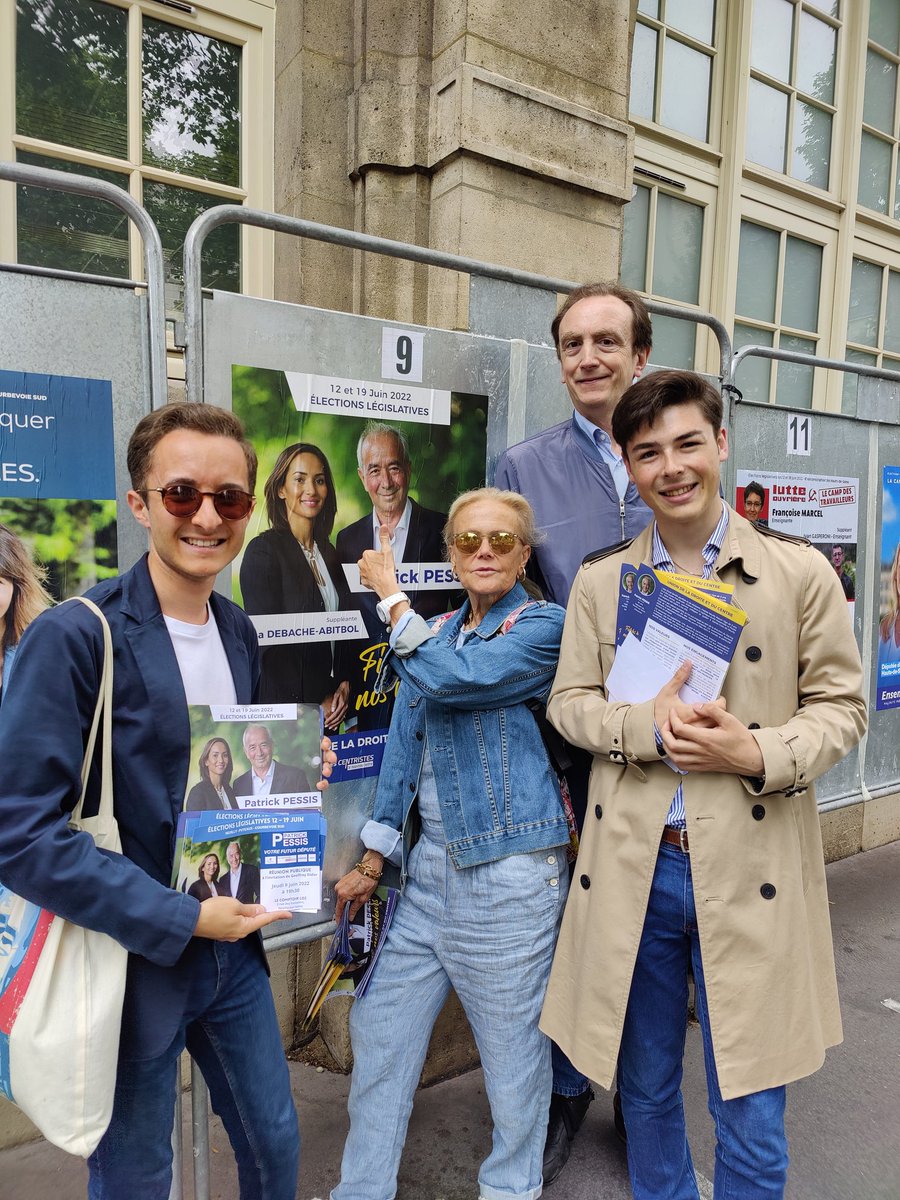 🔵 J-7 avant le premier tour. 🗳️🇫🇷 Tractage ce matin au Marché des Sablons à #Neuilly pour soutenir @PatrickPessis et @DebacheLina 🚀. @lr9206

#circo9206 #legislatives