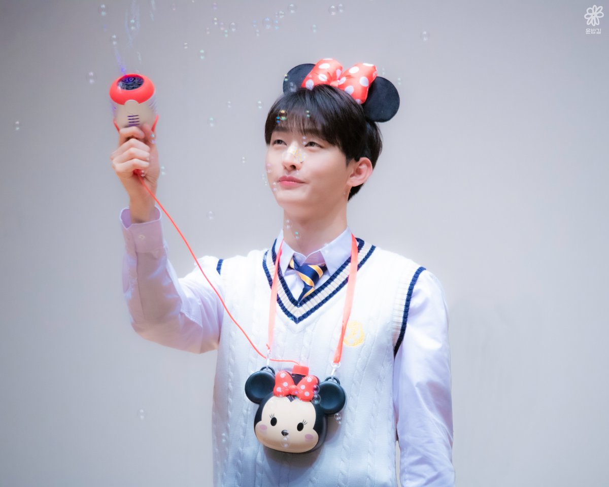 riceroad's tweet photo. 220605

🫧

#윤지성 #YOONJISUNG https://t.co/yJVAWVKt8Y