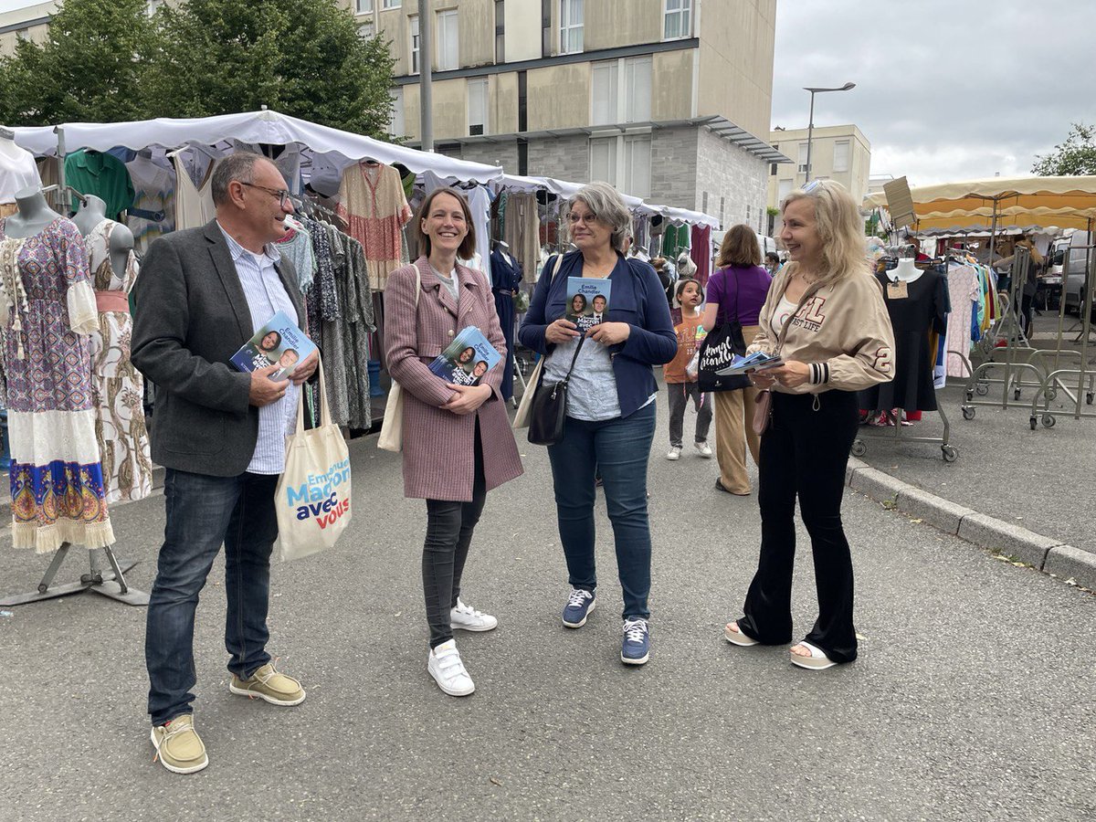 EmilieChandler's tweet photo. 📅Dernier dimanche de campagne. Rendez-vous aux jardins à Valmondois On y parle environnement et on y admire la beauté des arbres centenaires avec M. Le Maire
🌱🌳☘️🌿 #legislatives #MajoritePresidentielle #circo9501 @avecvous @avecvous95 @JeunesMacronVO https://t.co/e4zfrShgk7 https://t.co/RSeqCv9bS4
