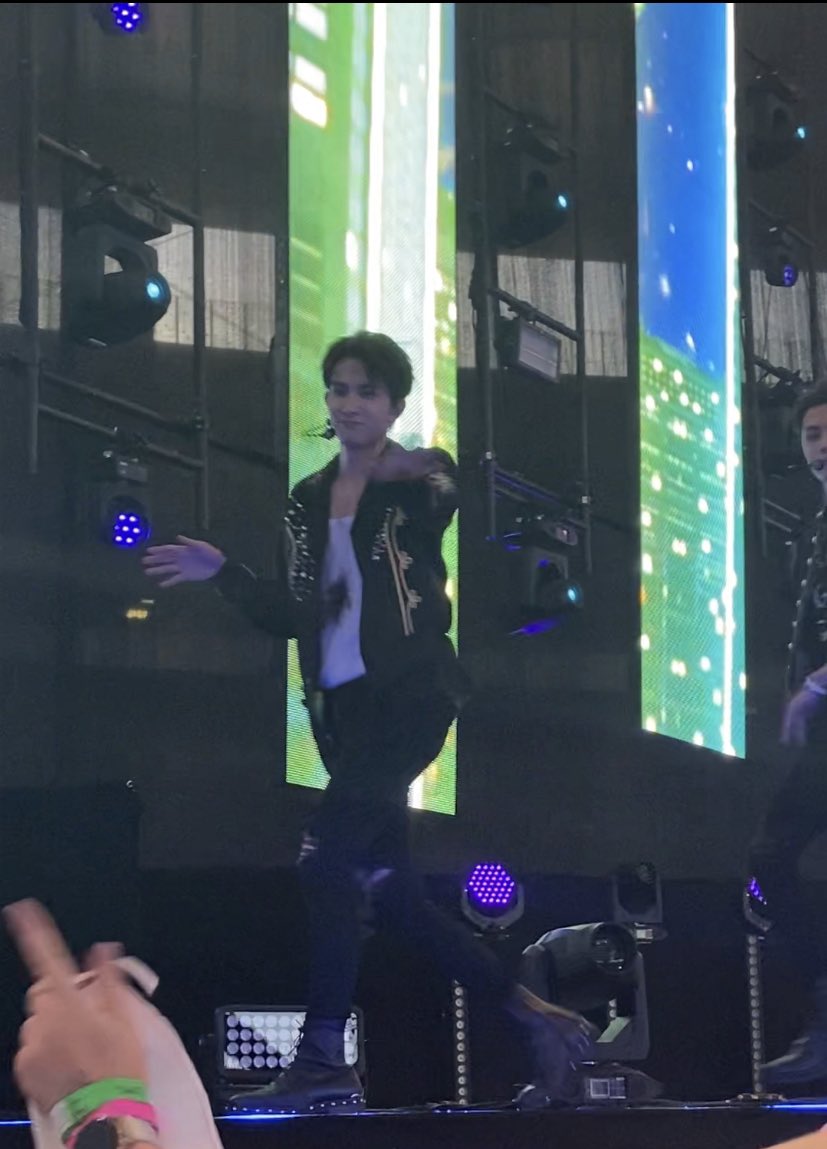 0601jay_'s tweet photo. forever grateful to exist in the same world &amp; time as you ❣️thank you enhypen for the amazing experience and see you soon (hopefully) https://t.co/TtM1ewKhSc