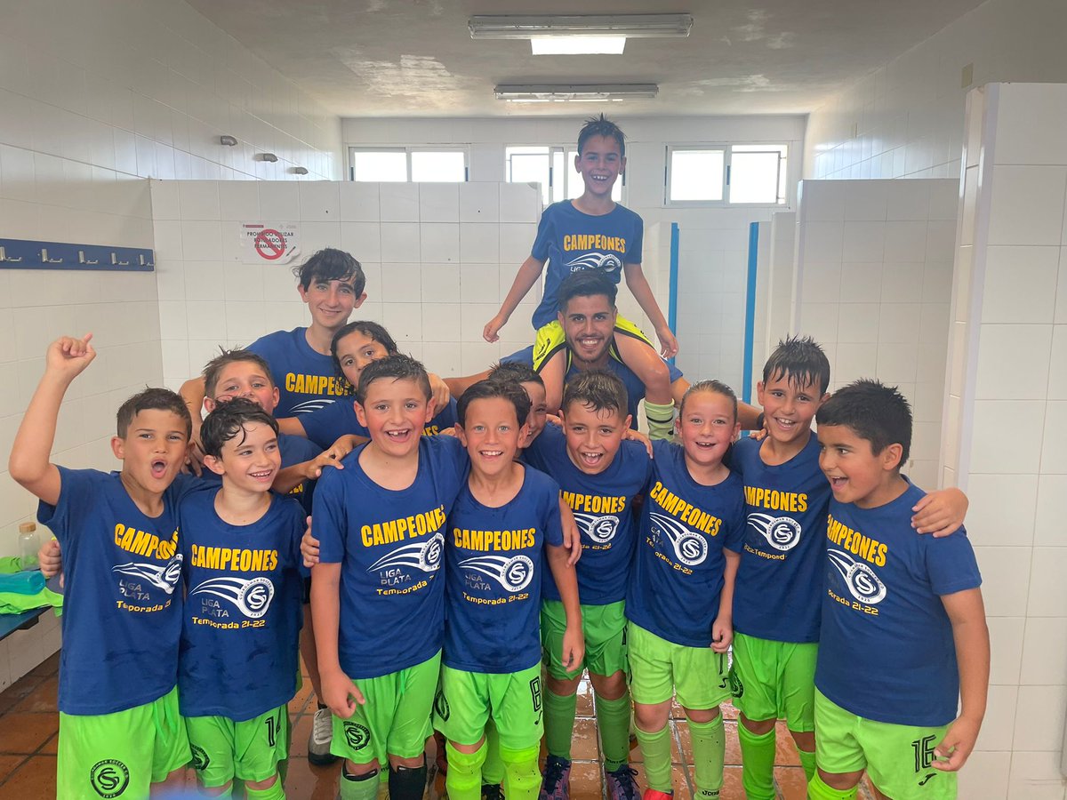 Guardamar_CD's tweet photo. AHI ESTAN ESOS GRANDES CAMPEONES

👏👏👏👏 https://t.co/M2NBgvLnrp