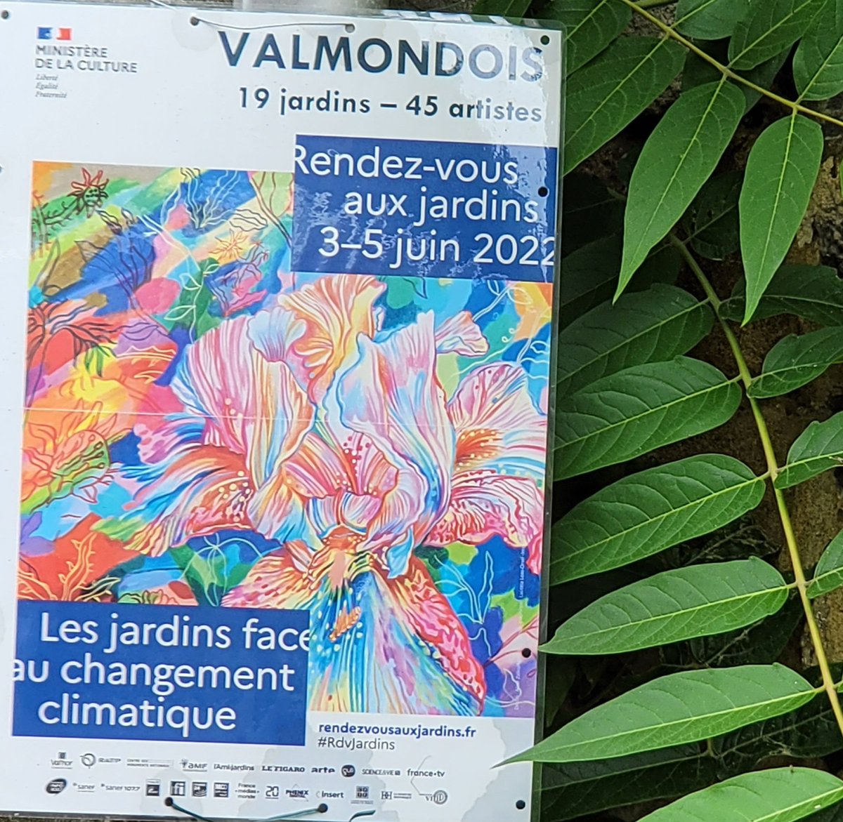 EmilieChandler's tweet photo. 📅Dernier dimanche de campagne. Rendez-vous aux jardins à Valmondois On y parle environnement et on y admire la beauté des arbres centenaires avec M. Le Maire
🌱🌳☘️🌿 #legislatives #MajoritePresidentielle #circo9501 @avecvous @avecvous95 @JeunesMacronVO https://t.co/e4zfrShgk7 https://t.co/RSeqCv9bS4