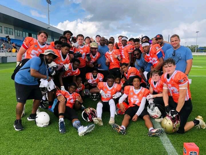 Marcusdent93's tweet photo. 6th 7th & 8th Grade FBU Tryouts June 27th @ Jackson Academy Football Field from 5pm to 7pm. Come an be apart of the Elite!
#ThePathToNaples
#NextUp
@ErikRichardsUSA
@FBU_NC
@Rebels247
@PJ247Sports
@stevequinnFBU
@AABonNBC https://t.co/UKrJpCp8gP