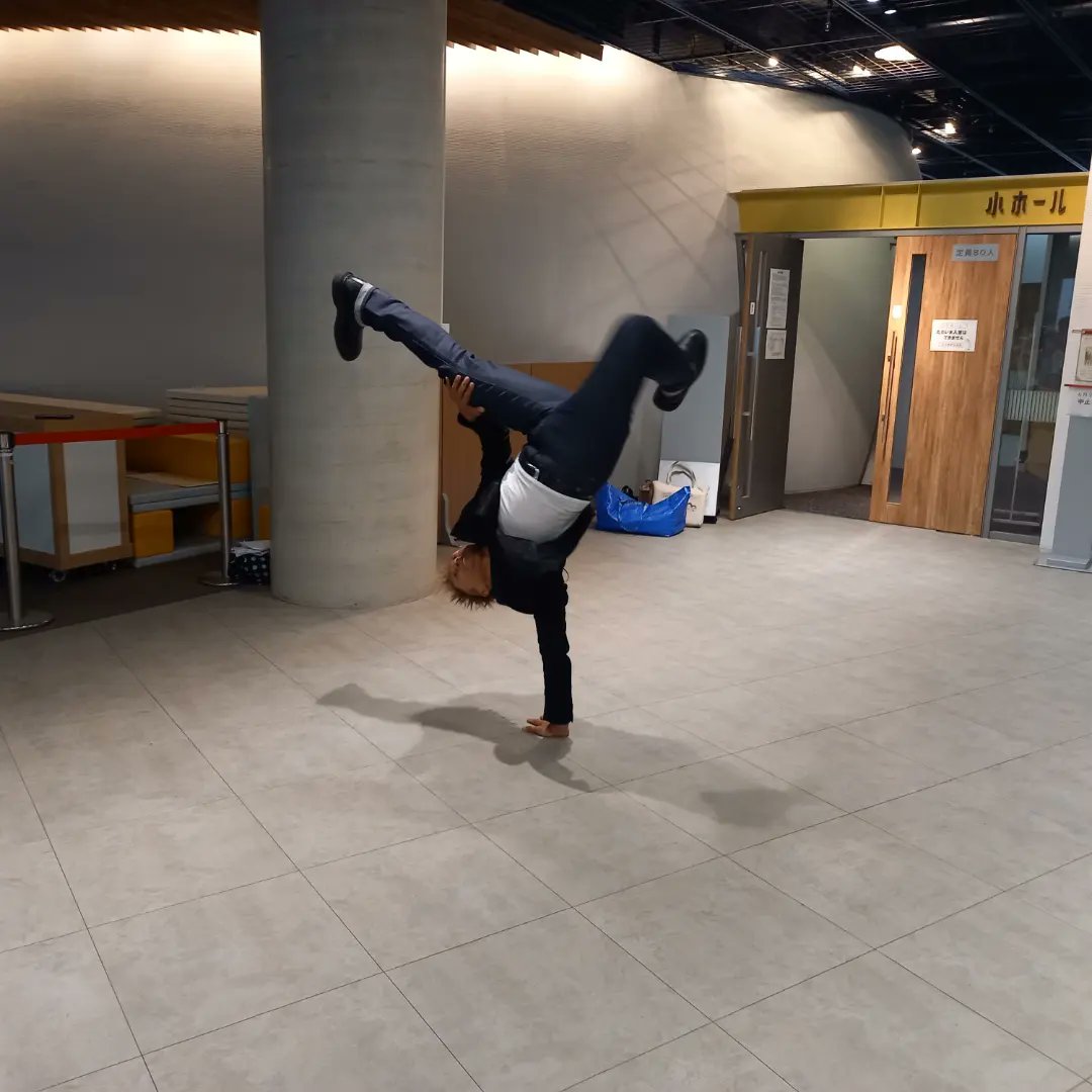 Kazrabits2's tweet photo. 今日は千葉市生涯学習センター行われたISOPPさんの講演会に行きました🚃
たくさんいろんな話が聞けたり、ISOPPさんに会えて嬉しかった🎵
サインや写真をありがとうございました😊
#isopp
#講演会
#千葉市生涯学習センター
#完全燃焼
#Perfectcombustion https://t.co/mGV25dsxuh