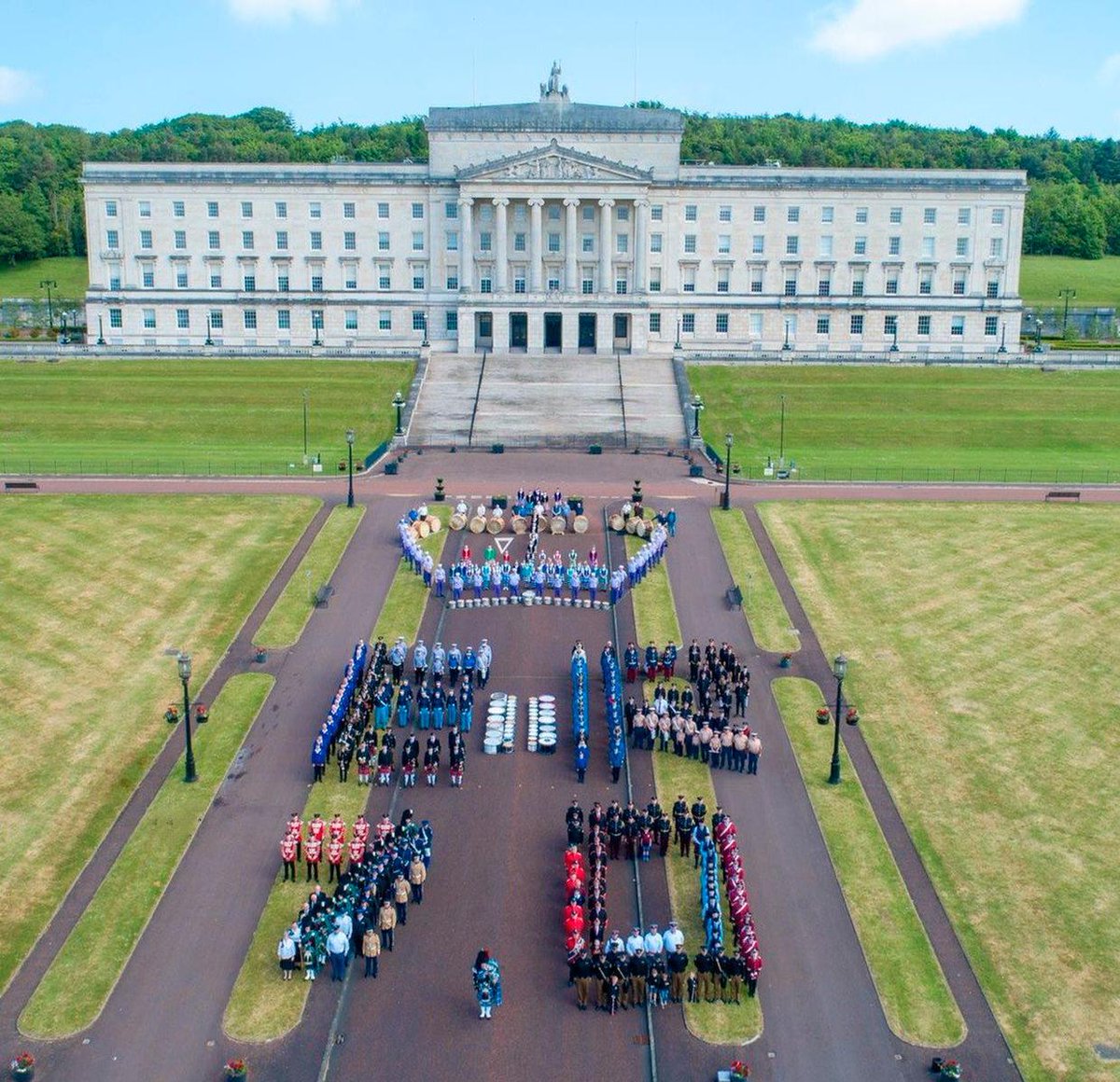 RSCDSBelfast's tweet photo. So wonderful to be part of this picture to celebrate the platinum jubilee! #platinumjubilee #SCD https://t.co/AcAUZpQfaC