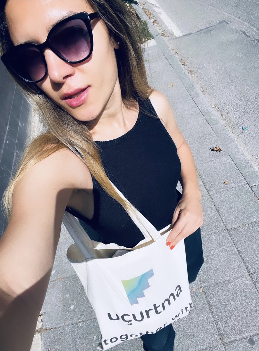 ozgeerdemirx's tweet photo. Uçurtma is the new Chanel. fight me https://t.co/Jr8YcjpAJ7