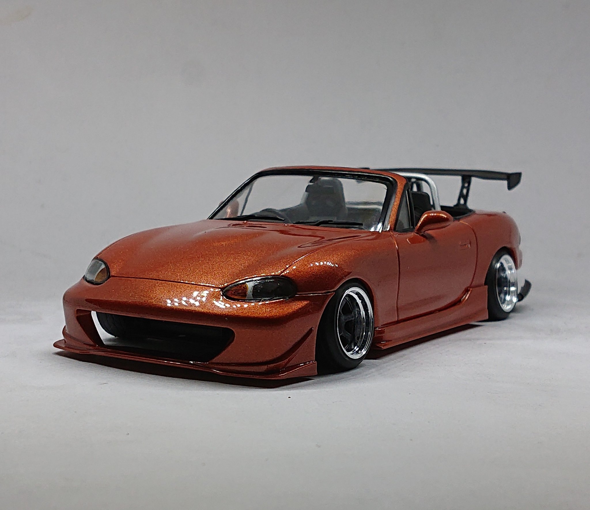 WONDAイニシャル頭文字Ｄ公道最速伝説編マツダNB8Cロードスター大宮智史仕様 大宮智史 NB8C ロードスター - AOSHIMA SCALE MODEL LINEUP