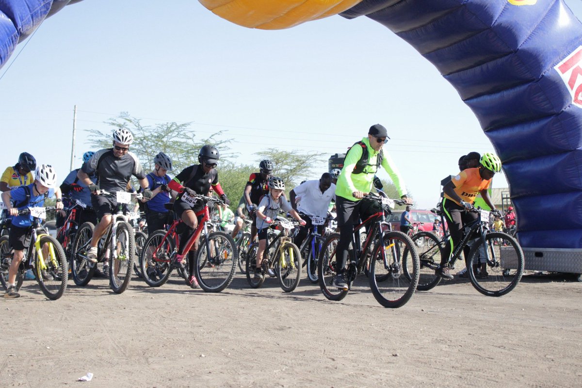 WWF_Kenya's tweet image. As part of #WorldEnvironmentDay  celebrations, we joined other stakeholders for the Naretunoi Conservancy's #Cycle4Wildlife race in Kitengela. We also donated to the conservancy KSH1.2m equipment, including 10 binoculars, 5 GPS devices, 5 tents &amp;amp; 20 beehives. #OnlyOneEarth