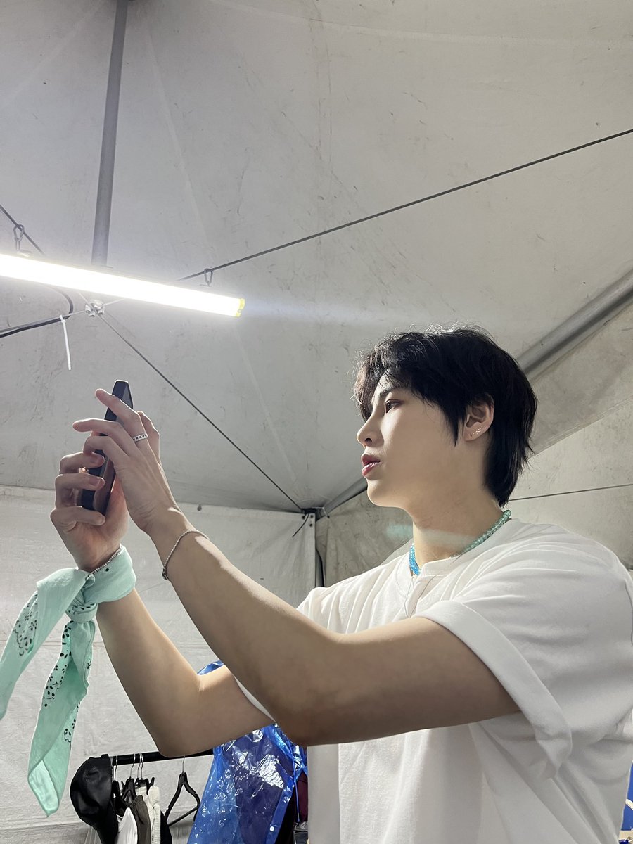 gooreumseng's tweet image. 이틀 동안 행복했어요~
비 오는 날에도 찾아와준 하늘들 덕분에 즐거운 공연했어요 사랑합니다
좋은 기운 받아 가요🙏🫰
#BNF #Festival #하성운 #하늘 #구름