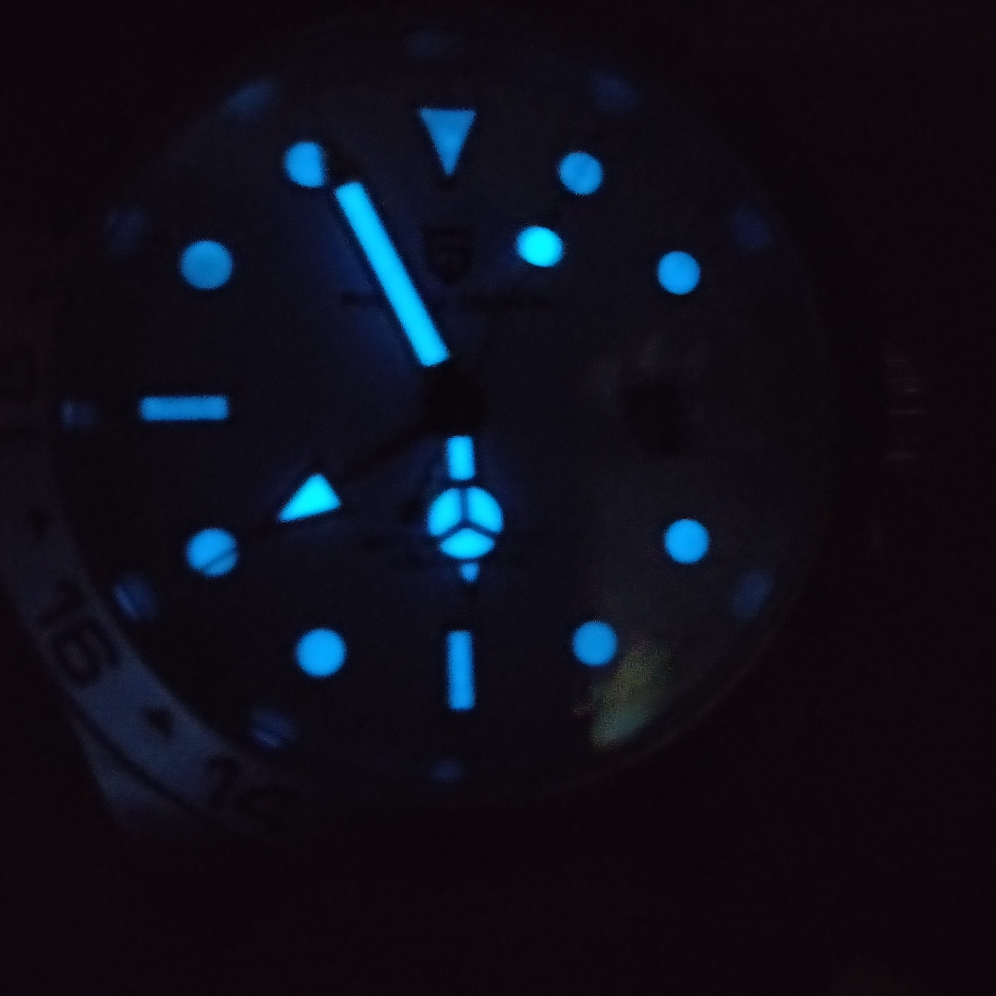 Rolex submariner lume color hotsell