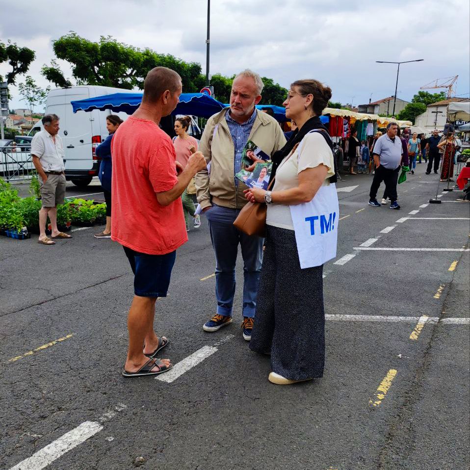 TMesnier's tweet photo. Ce matin, en même temps dans @leJDD pour développer plusieurs propositions pour notre santé et sur le marché à Angoulême pour échanger avec vous ! https://t.co/RlayFteLRG