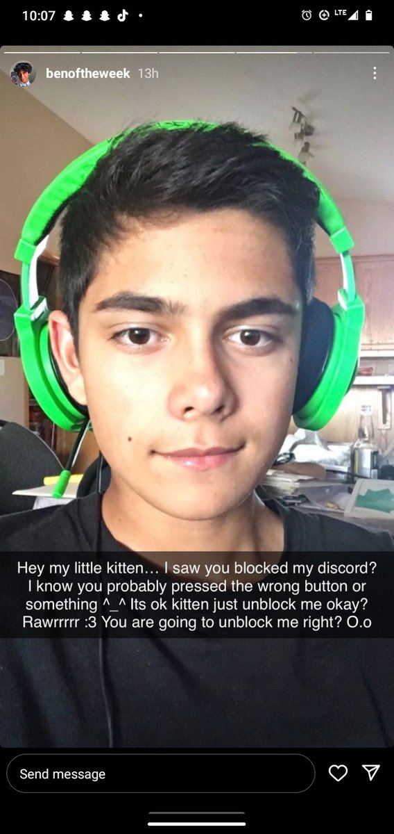 ErianaWorld's tweet photo. When you're only online friend blocks you... https://t.co/36bE2Sjukk