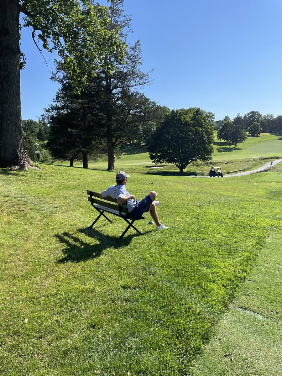 RowlieTracker's tweet photo. Taking a well deserved breather on 5 tee. A smother hooked three-wood off of 4 tee settled swimmingly down in the left shit. A Smoothie-King 8 iron to 20 feet and an easy two putt allows the Droop Man to escape with par. https://t.co/lMx7LDSG3G