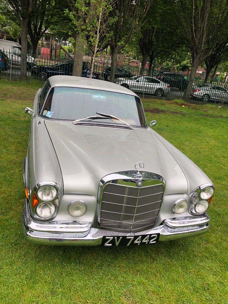 A big thank you to <a href="/PbyrneLifepharm/">Life Pharmacy D4</a> <a href="/BallsbridgeLive/">Ballsbridge</a> and the team for their fundraising efforts for <a href="/RoyalDonnybrook/">Royal Hospital Donnybrook</a> this afternoon. Make sure to check out the amazing range of vintage cars at Herbert Park today 🚘 #tidytowns