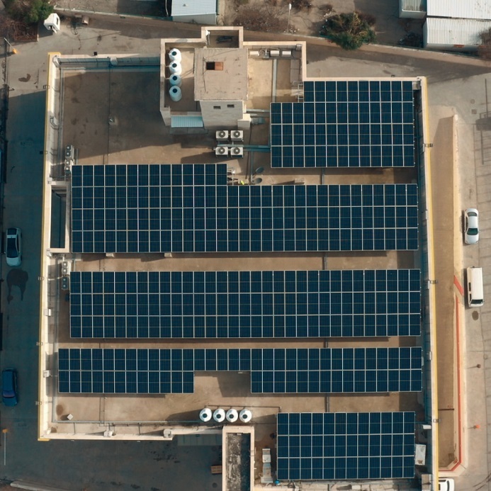 MarhabaQatar's tweet image. .@DHLexpress is investing in #solarpowerprojects across all its regional facilities with the first solar #photovoltaic installation completed in its #Amman facility, which will reduce #energyconsumption by 100%.

READ: bit.ly/3GOLftU

#sustainability #netzeroambition