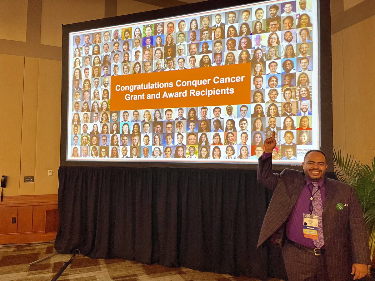 dominicandoc2's tweet photo. Humbled to have been in the same room and on stage with all of these amazing #Cancer researchers and @ConquerCancerFd Award recipients at #ASCO22. A truly inspiring experience looking out into the crowd. Congratulations @MSPichardoMDPhD @AndreaAnampaG @JennyRuizMD @AnaVManana https://t.co/LyETRxMCph