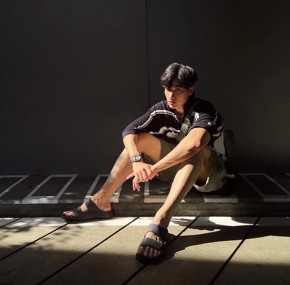 taytawanfc's tweet photo. ☀️IG : #Tawan_V [Update] 
➖ 5.06.2022
Spotlight ✨

Ecco 2nd Cozmo,we’re back in stock 🛒 
https://t.co/97VXhOEPah
For more information Line OA : @eccoth

#ECCOTHAILAND 
#MovesLikeYou https://t.co/MxNLPk8RRK