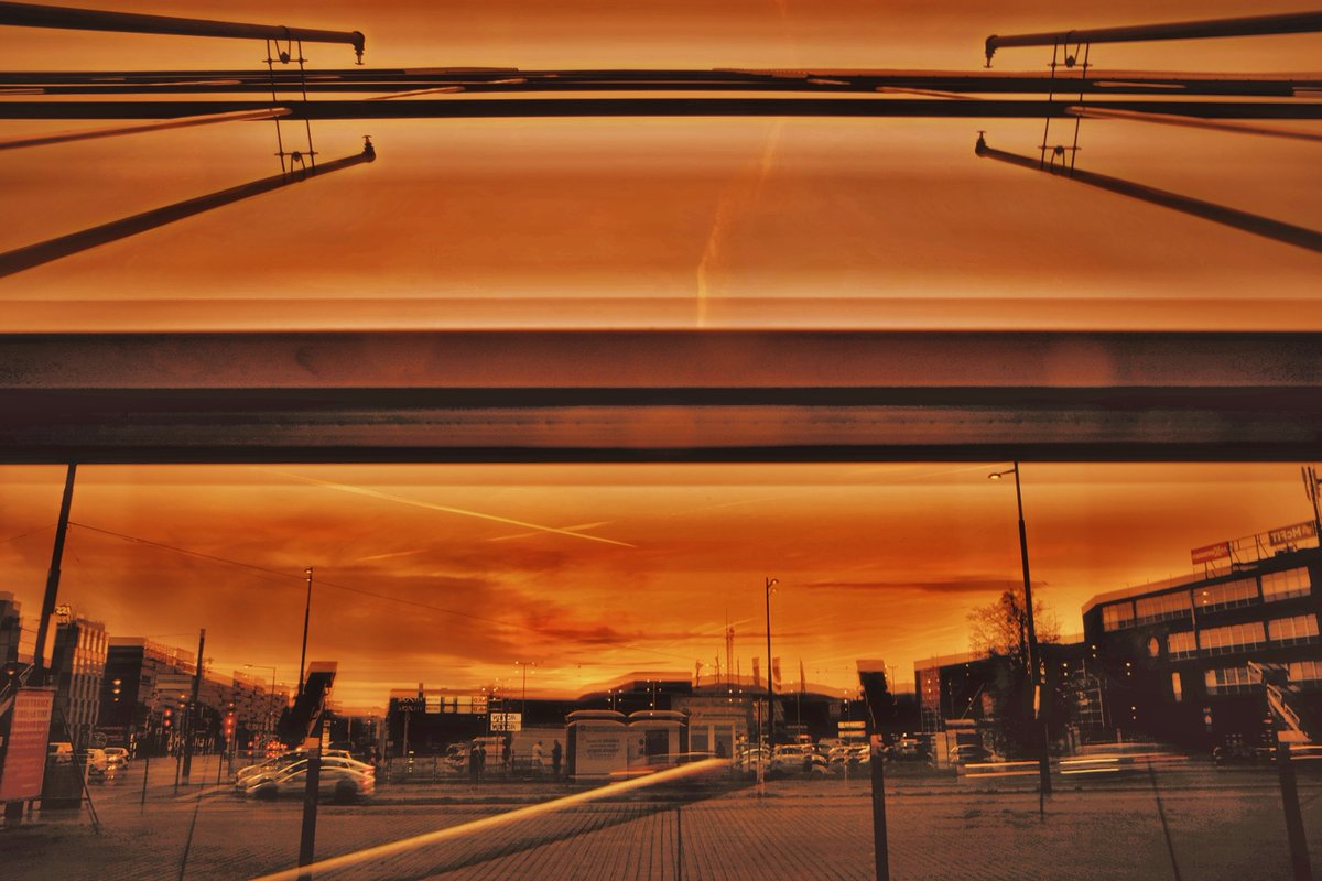 apex_archive's tweet photo. `Is there a light that never goes out?´
#RedHell #wasteland #Stadtansichten #Brachland #urbanphotography https://t.co/n4XJ2PxwNv