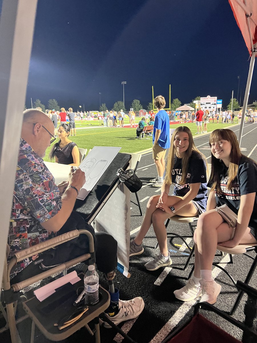 FHS_PTO's tweet photo. From the bottom of our ❤️TY to all who donated, sponsored, encouraged their Senior to go, &amp; volunteered.  A perfect night to celebrate the Class of '22.  We asked &amp; you answered, Tiger Community. Thank you!!!!  Hopefully these smiles will tell you how much you are appreciated! https://t.co/84q8LYAnne