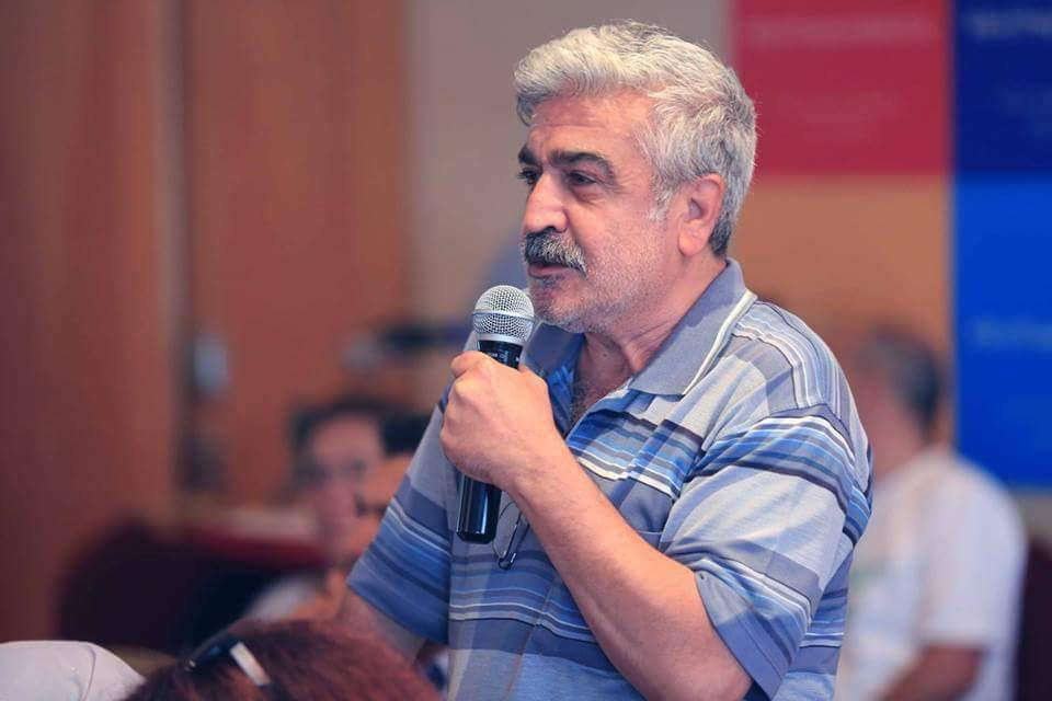 multecimedyasi's tweet photo. Samet abimizi kaybettik...

Mülteci hakları alanında yaptığı çalışmalarla da mültecilerin yaşamlarına dokunmuş, güzel insan değerli abimiz Samet Baskak'ı kaybettik. Hepimizin başı sağolsun...

Mülteci Medyası https://t.co/5Jgov9NghS