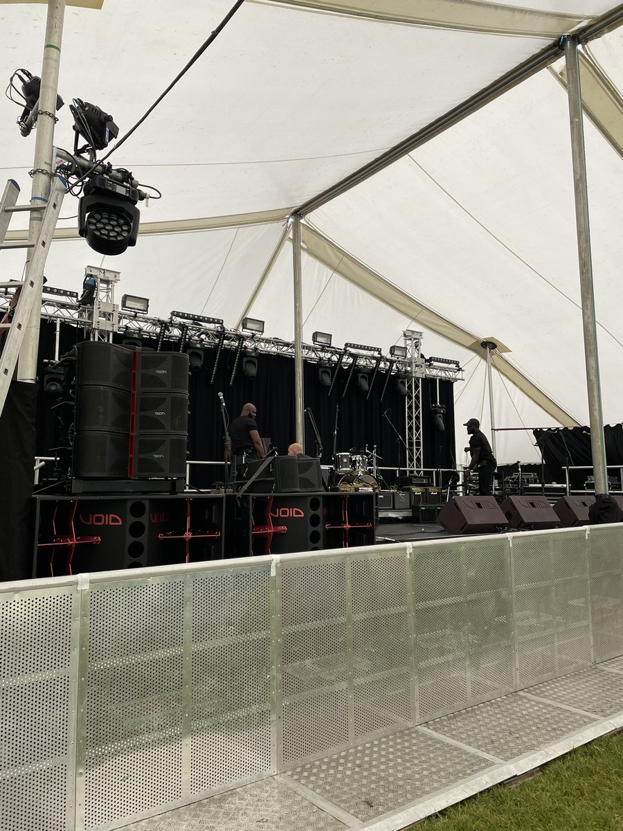 kazzydoodah's tweet photo. Hello. I’ve been a bit busy not doing my day job, running round a field having fun @StortFest #BishBash https://t.co/ShBBCcmQE4