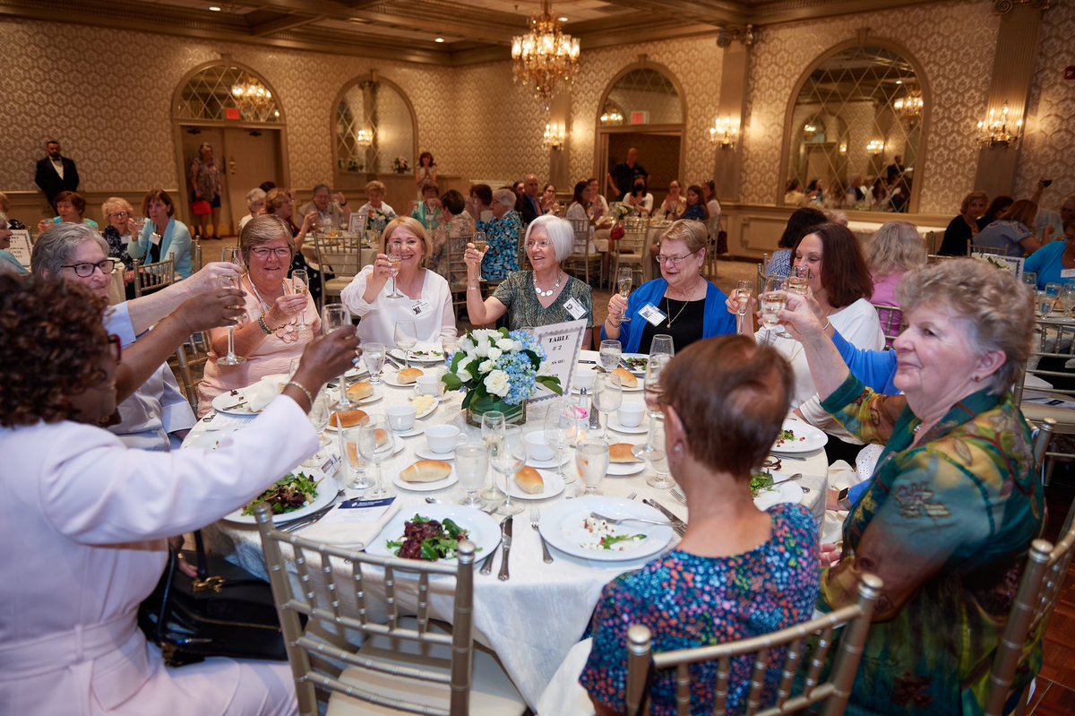 StanicM8's tweet photo. Day 2 of 2, celebrating Reunion Weekend at @SaintElizabethU for all alumni with class years ending in 2 or 7. 

More photos on Instagram 📷 @milanstanicphoto https://t.co/sfgG7xRgAo