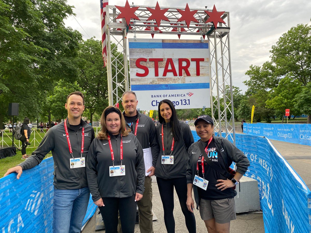 stlindsey's tweet photo. .@BankofAmerica's newest #ChicagoStartLine is teeming with energy and enthusiasm as we kick off our first-ever Chicago 13.1 half-marathon! Best of luck to all the runners. Enjoy the journey and be #InspiredByChicago. https://t.co/nxgPLSZuds