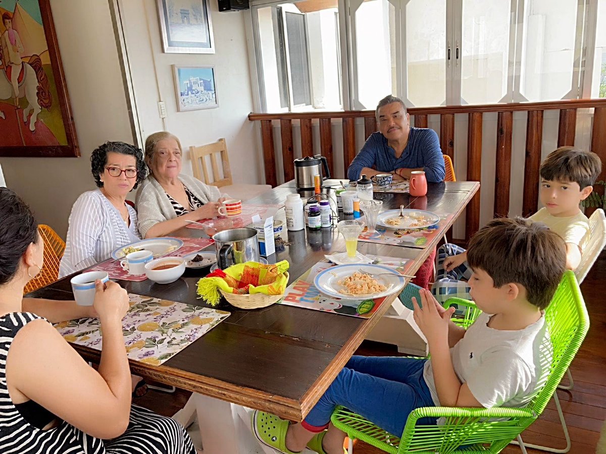 RAguilar_G's tweet photo. Momentos inolvidables en familia. #FelizDomingo para todos. https://t.co/wER00mYhZq