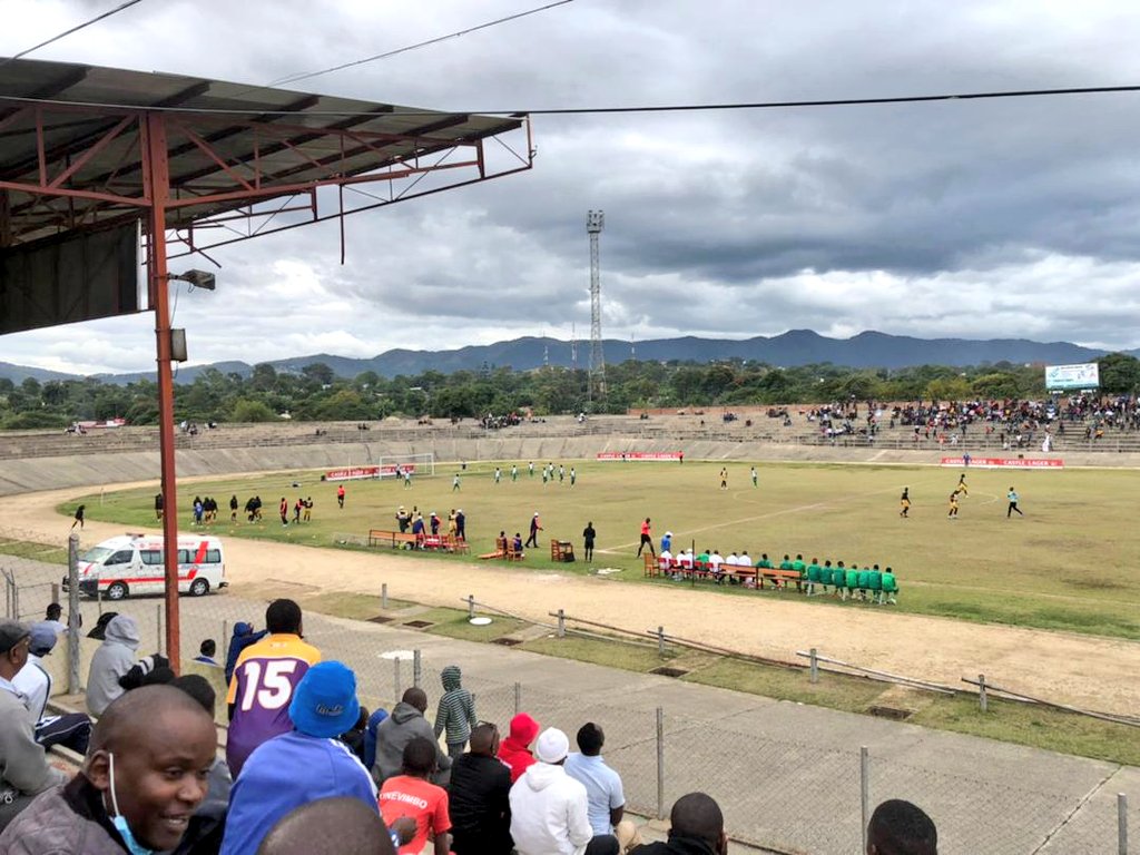 MutareSights's tweet photo. #WeekendSightings 

It's a local derby today @ #Sakubva Stadium, #Mutare📍

@fc_tenax Vs @Gem_boys_fc 

It's halftime now and the gem boys are leading 1-0.

#VisitMutare @eastbiketouring @Zwitterfootbal @MutareZwitter @shumbamutasa @Mcdonance @online_zifa @traveltribezw https://t.co/80vlwh5Ayo