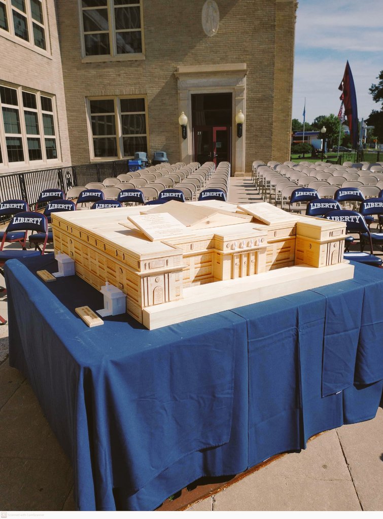 engtotch's tweet image. Tours in 15 minutes! @LibertyHigh