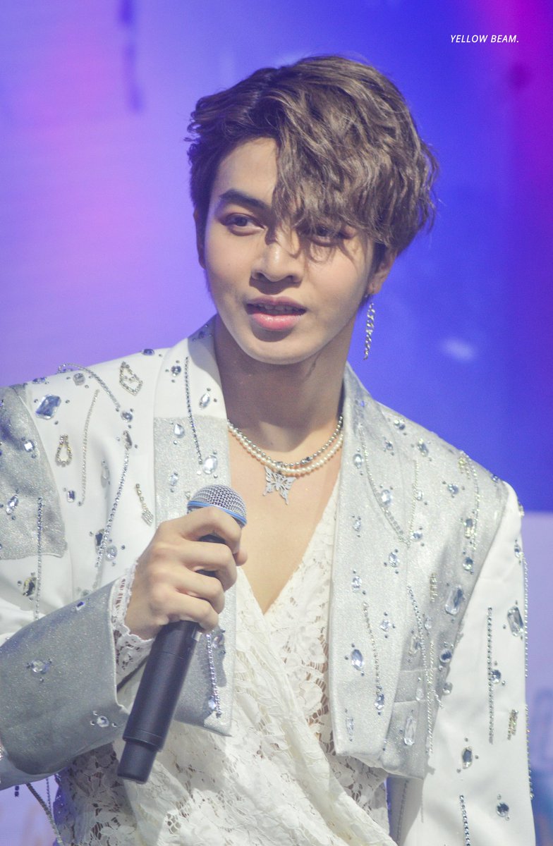 yellowbeam0620's tweet photo. [HQ] 060522 #VXON_FRANZ @ RMC Grand Finals

🙈🦋

VXONxREALME EPIC PERFORMANCE
#VXONxREALME
@vxonofficial https://t.co/M3DWVZREj1