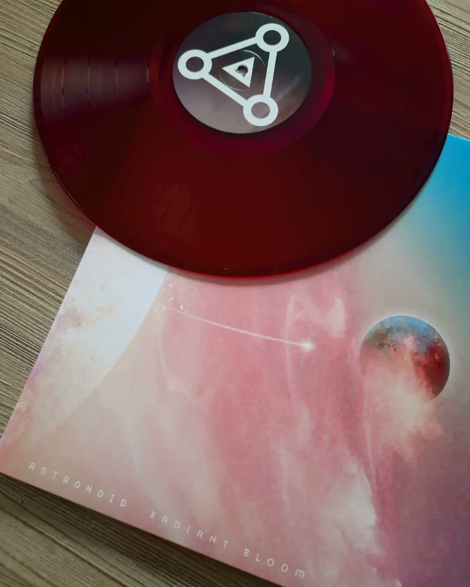 thetrueMeduson's tweet photo. ASTRONOID - Radiant Bloom

This one's a big recommendation!

#astronoid #radiantbloom #progressivemetal #medusonsvinylcollection #vinyl https://t.co/O0mG71BNGJ