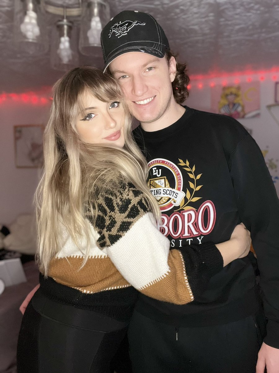 DavidCopier's tweet image. Happy 2 year anniversary to the love of my life I love you so much❤️@Wuhvs