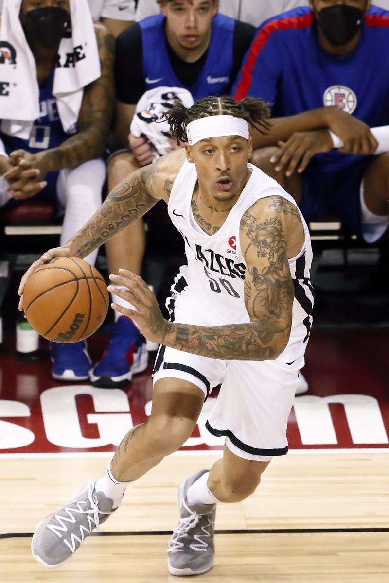 BleacherReport's tweet photo. Michael Beasley is making a return to professional basketball and will sign a seven-figure deal with the Shanghai Sharks, per @ShamsCharania https://t.co/czMi412ZTh