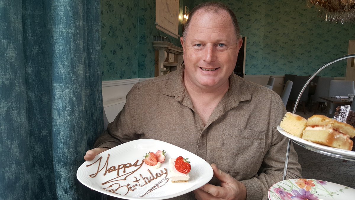 Delia_n_Scooby's tweet photo. Lovely afternoon tea #broompark https://t.co/8xGjUgRNmE
