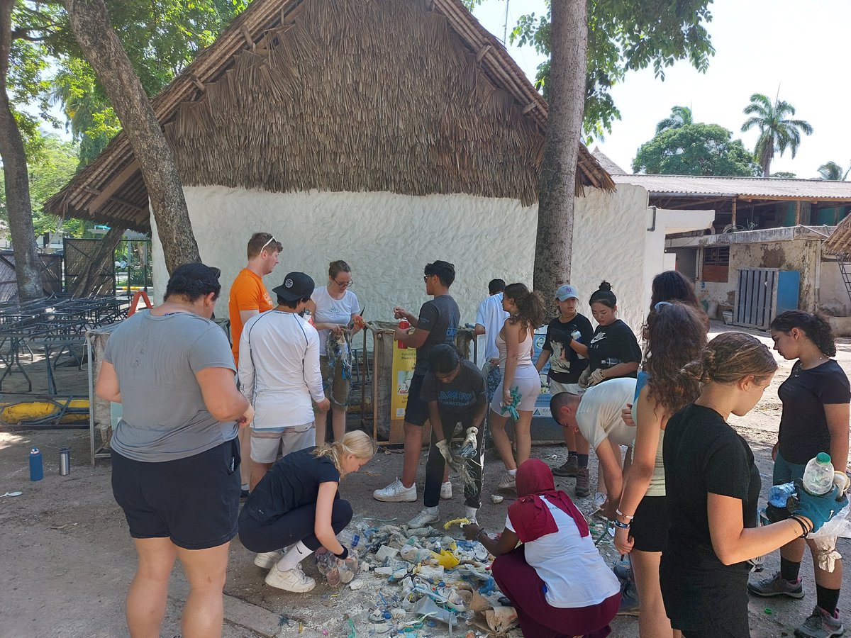 diani_safari's tweet photo. This #WorldEnvironmentDay, let's unite to erase our mistakes and save the blue.
Remember it’s Us vs Pollution, not Us vs Environment!

A big thank you to @CESKenya for giving our earth its therapeutic spa day.
#safaribeachdiani  #beachcleanup
#keepingitblue https://t.co/O54ryXLhgW