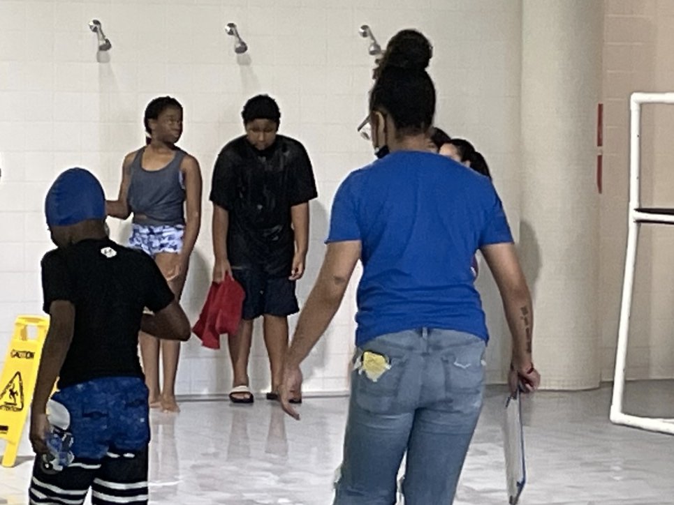 ValerieNMacey1's tweet photo. Friday started @ps705 partnership with @ImagineSwimming @MajorOwensCtr to provide our scholars with a much needed Life Skill-Swimming.  #imanavidswimmer #everyoneneedstolearnhowtoswim #rightsofpassage https://t.co/aOmXstiCnE