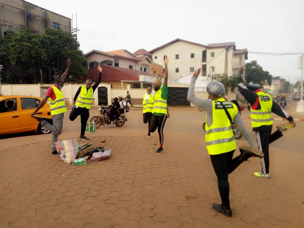 ForCfe's tweet photo. #TeamDouala
@ForCfe en prélude à la #JME2022 ce 04Juin du côté de la #MAGZIDOUALA, les soldats #environment ont fait le #plasticrecycling  lors du #CleanUpDay avec #SC2R et #EcoProtect

#UneSeuleTerre
#GestepourlaPlanete https://t.co/B5SrgWQWMj
