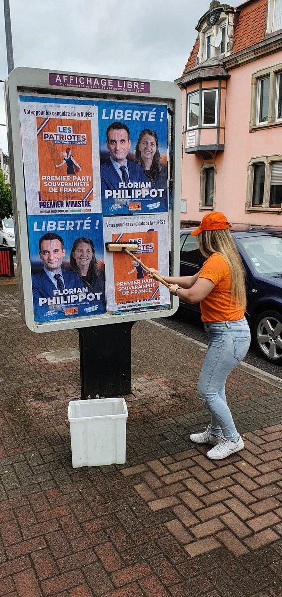 CeccatoMarion's tweet photo. Collage pour la LIBERTE 🗽
Votez @f_philippot le #12juin 🇨🇵
stopper #Macron !
#legislatives #legislatives2022 #deboutlafrance #forbach #patriotes #MacronDestitution #Resistance #Frexit #generationfrexit #lespatriotes https://t.co/8y7FgI1GQ1