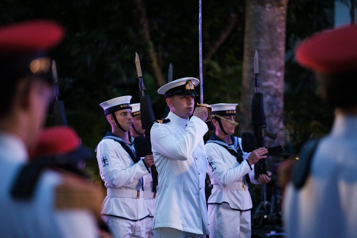 HMS_Spey's tweet photo. Honoured to send our sailors as the ceremonial guard to celebrate HM The Queen at the Platinum Jubilee event in #Singapore #PlatinumJubilee
🇬🇧
@karaowen @UKinSingapore @BDSSU_UK @UKDefSingapore @FCDOGovUK #QPJ https://t.co/cgWF57Me0f