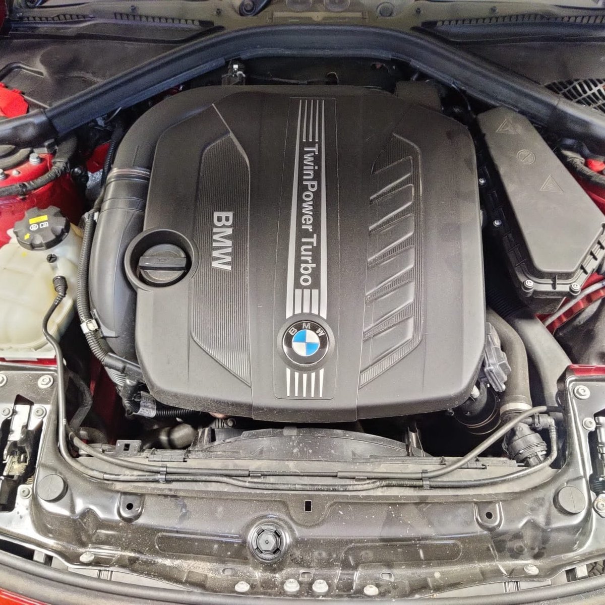 CelticTuning's tweet photo. BMW 335d (F30) making 402bhp! 

An MY2016 BMW 335d in for tuning at our Derby branch and making some decent power from just our stage 1 tune!

Stock Dyno Power =320bhp &amp; 479lbft
Stage 1 Tune = 402bhp &amp; 589lbft
Gains = +82bhp &amp; +110lbft 

#335d #435d #bmwmpower https://t.co/g8K5uGOG4K