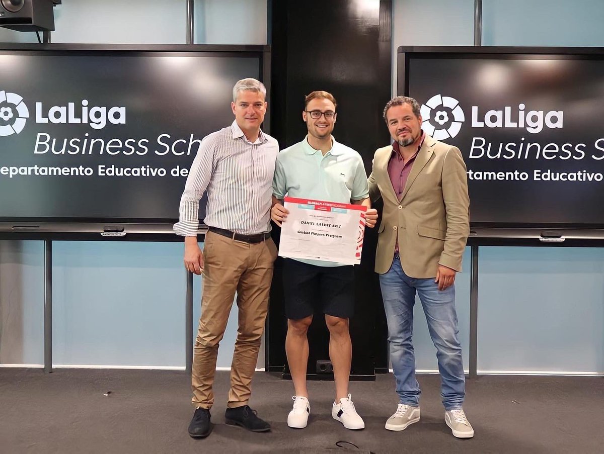 danielasure's tweet photo. Gracias a @laliga @laligabusinessschool por ayudarme a seguir formándome. Iniciativa y experiencia de lujo 👏🏻📚 https://t.co/kxrpMjBu2a
